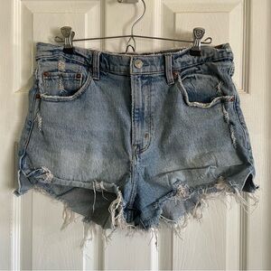 Abercrombie & Fitch Distressed High Rise The Mom Short - Sz 10 Hot Mom Cutoff